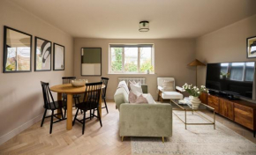 The Twickenham Wonder - Lovely 1BDR Flat with Parking